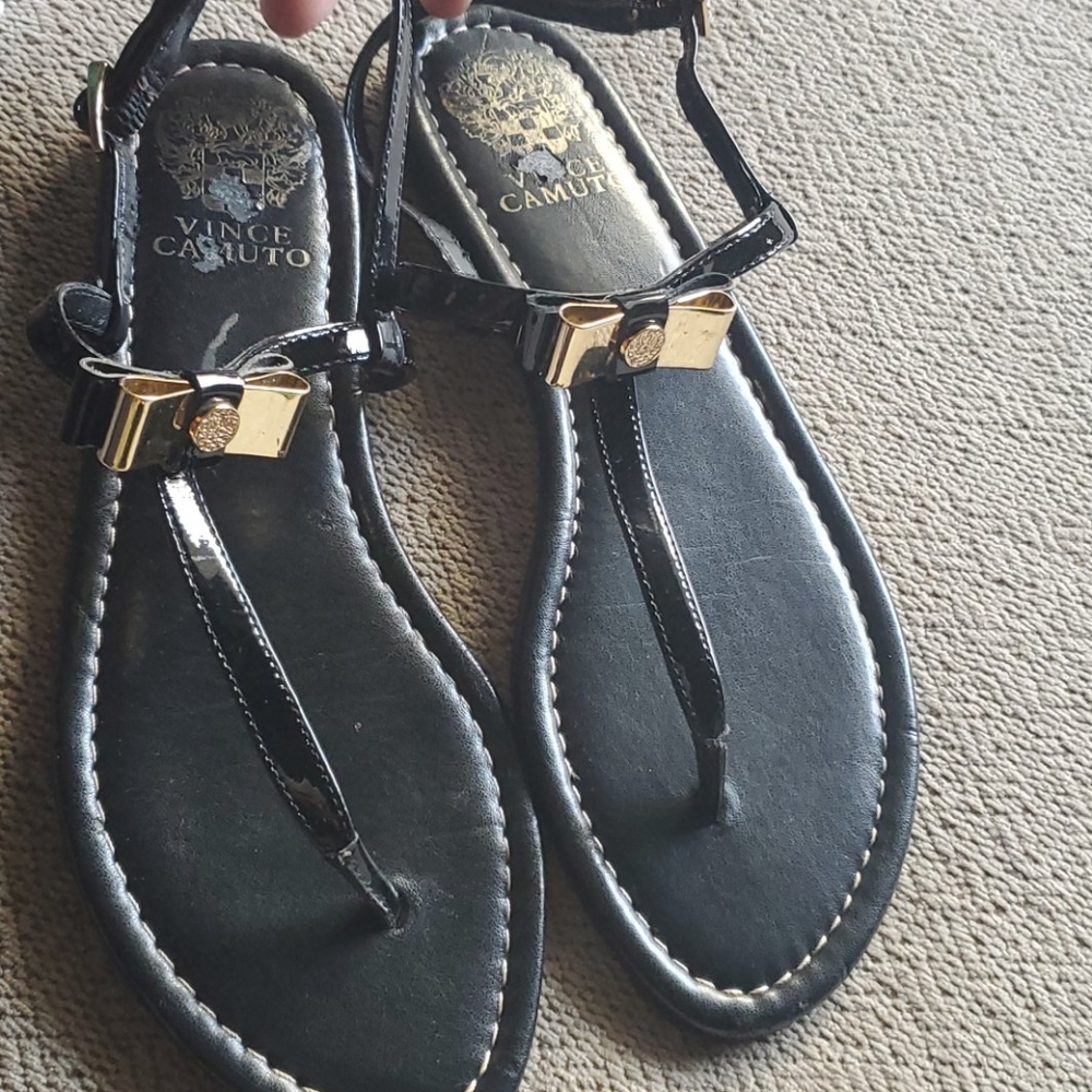 Vince Camuto thong bow embellished sandals